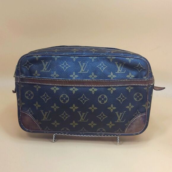 Authentic Louis Vuitton Monogram Compiege 23 Clutch Bag - Picture 1 of 13